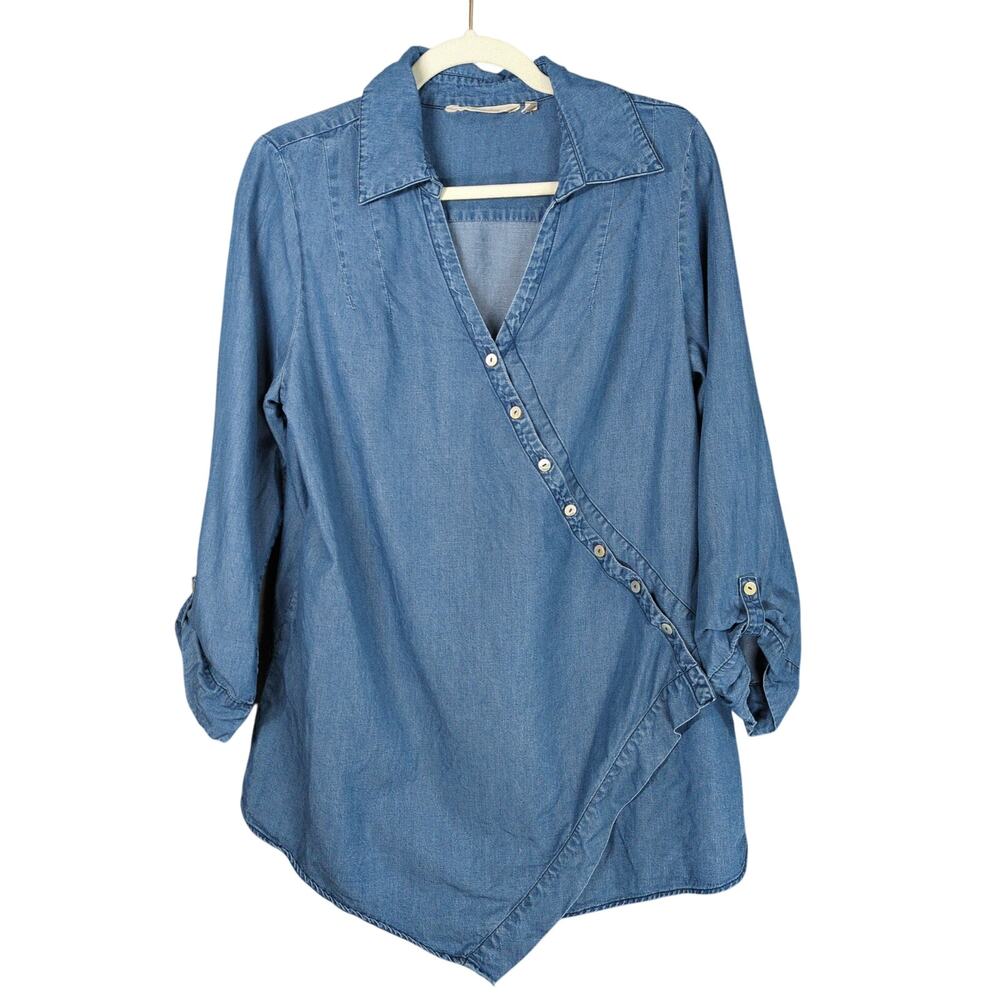 Soft Surroundings Shirt Womens M Blue Chambray Asymmetric Roll Tab - Picture 1 of 7
